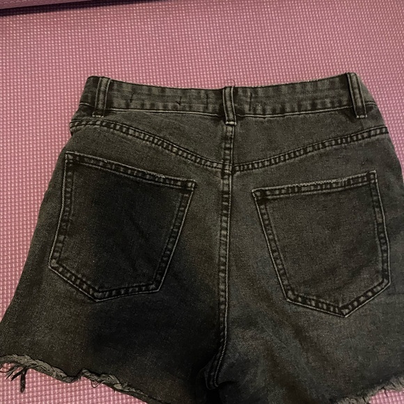 High Rise Denim Short - Picture 3 of 3